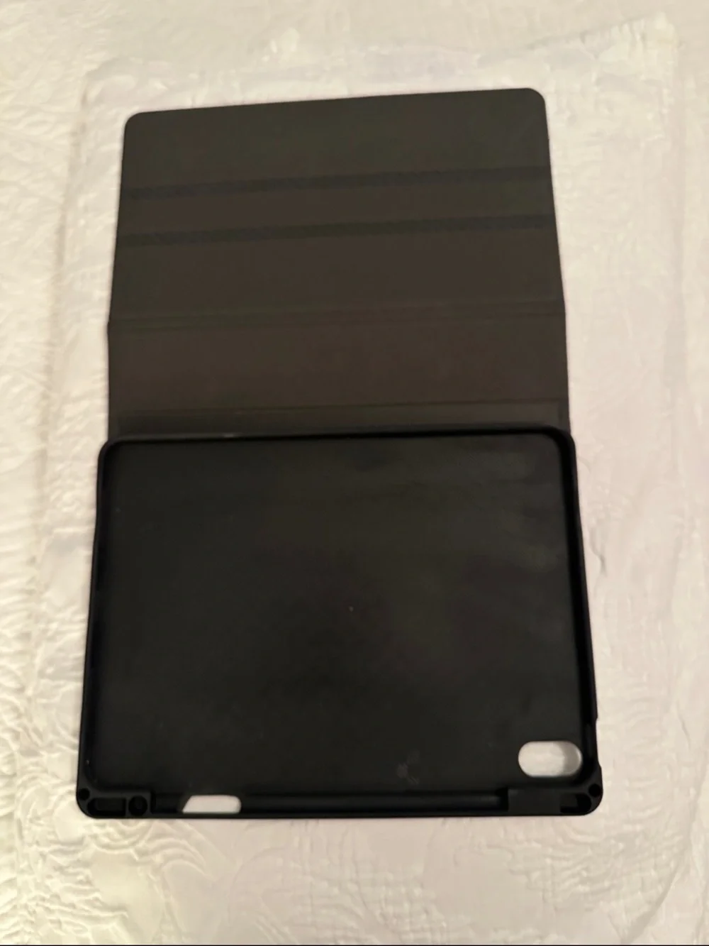 DthanD A Textile Tablet Folio Case in Black